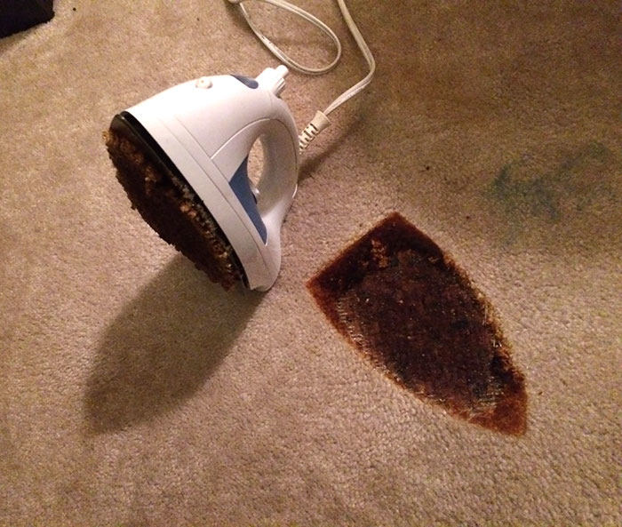 memperbaiki karpet terkena setrika