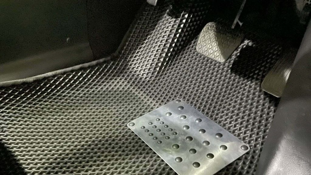 Jenis karpet mobil