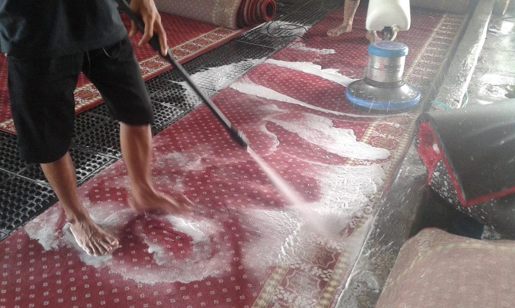Cara Membersihkan karpet Masjid dan Tips Merawatnya
