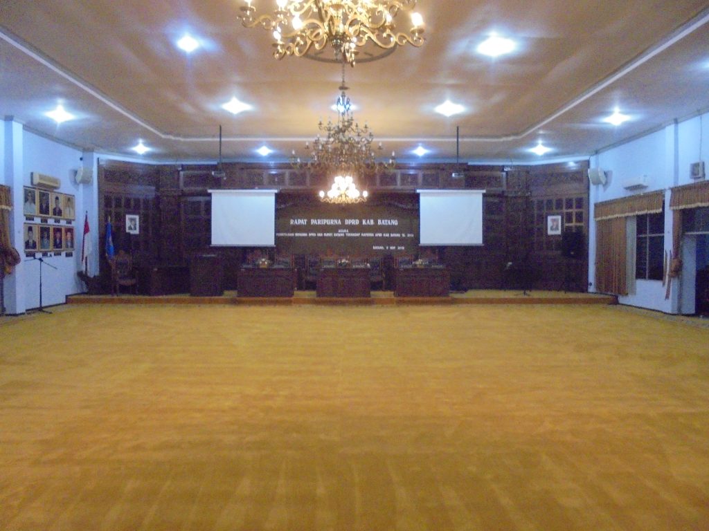 karpet custom dprd batang