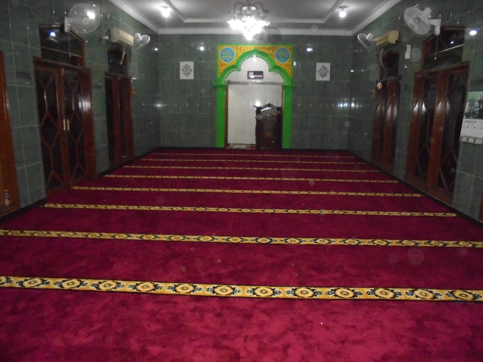 emasangan karpet masjid di pati