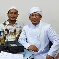 Bpk. Heru Purnomo dari HJ Group dengan Aa Gym