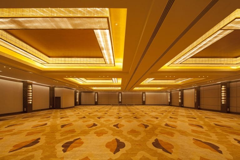 Panduan Cara Membersihkan Karpet Ballroom